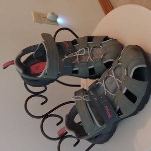 TEVA hybrid water shoes women's size 9